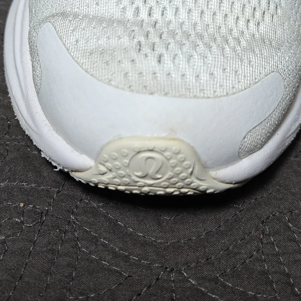Lululemon Blissfeel Women's Athletic Running Sneaker Triple White Shoes Size 7.5 - Picture 6 of 10
